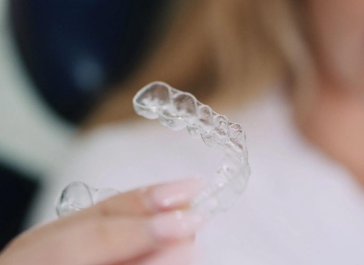 Clear Aligners in Dubai – Overcoming the Fear of Speaking with Confidence